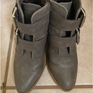 Girls boots like new !